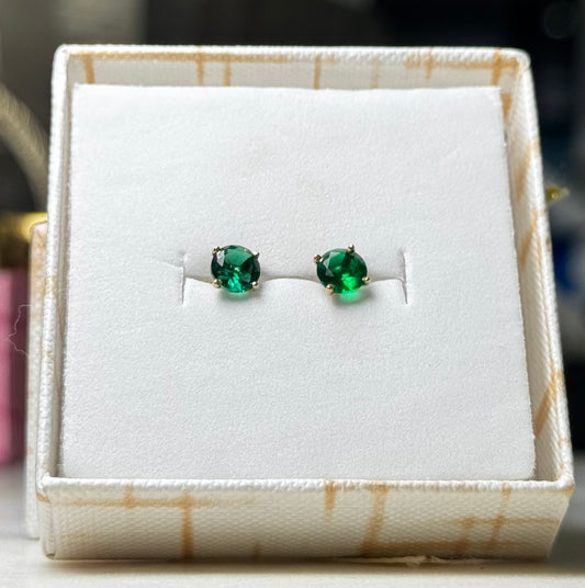 Arete Circon Verde Oro 18k / 0.85gr / 6mm