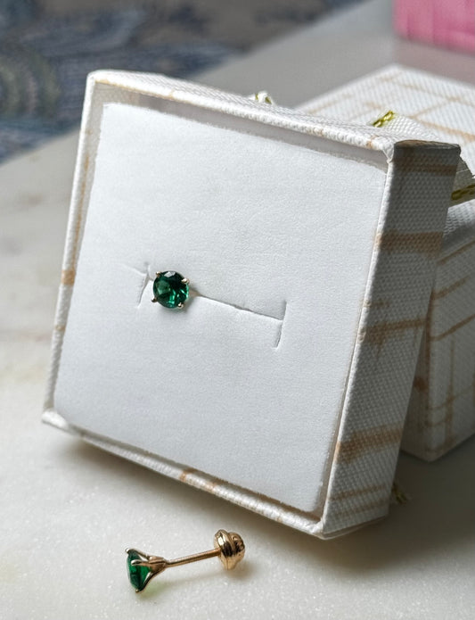 Arete Circon Verde Oro 18k / 0.85gr / 6mm